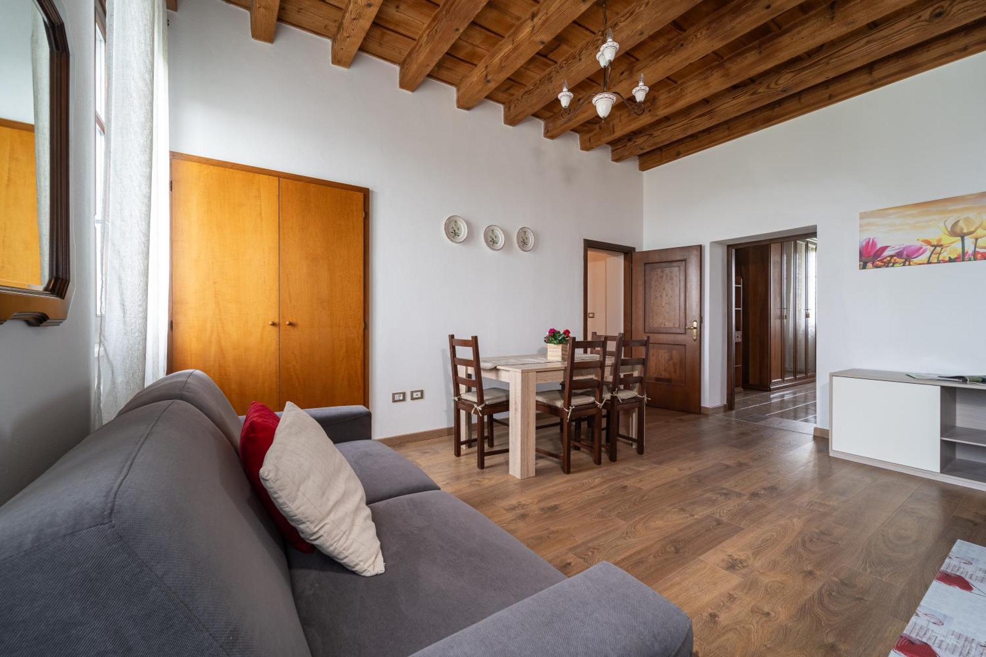 Antico Stemma Corte Meneghella Monzambano Buitenkant foto