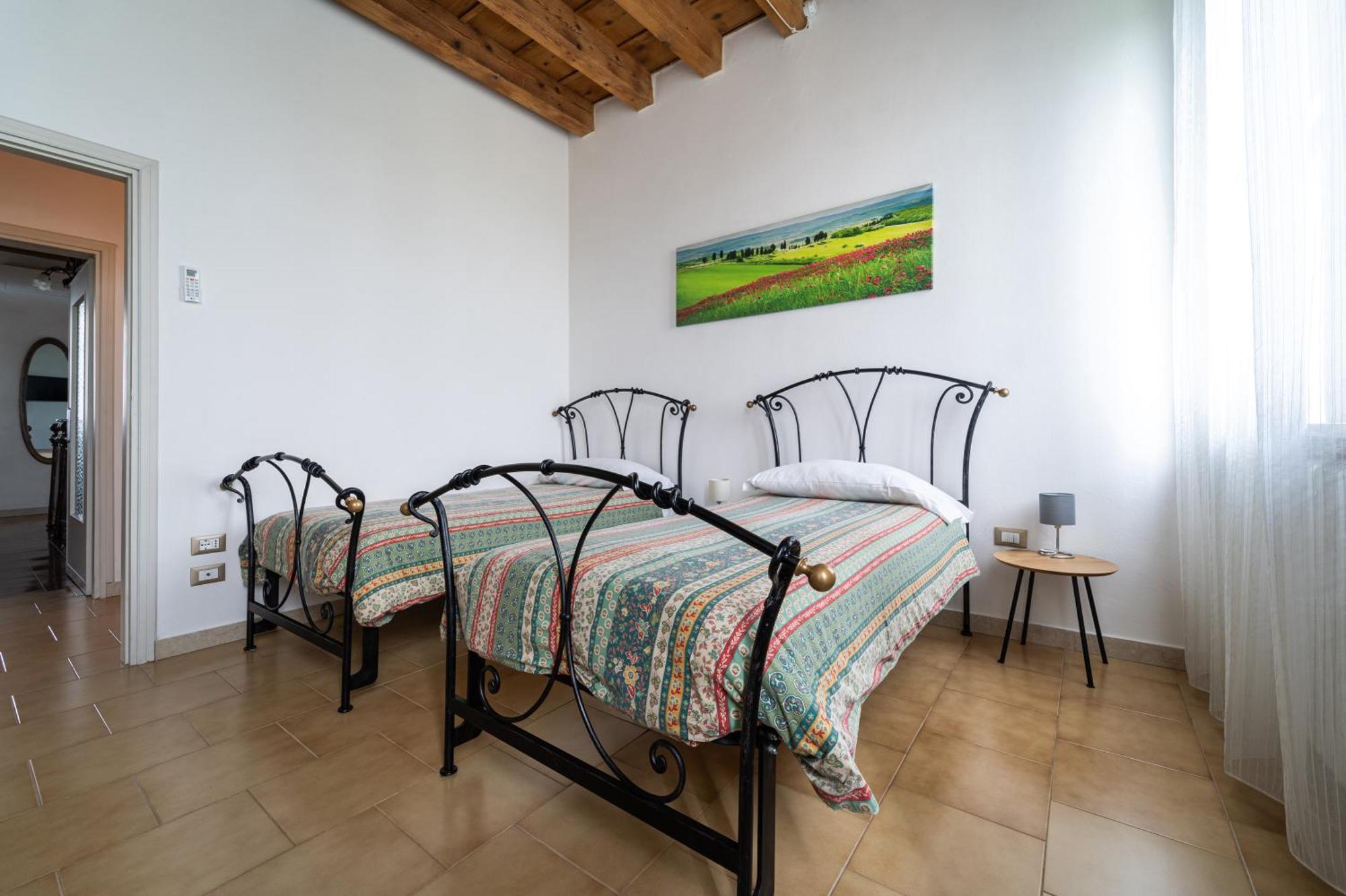Antico Stemma Corte Meneghella Monzambano Buitenkant foto