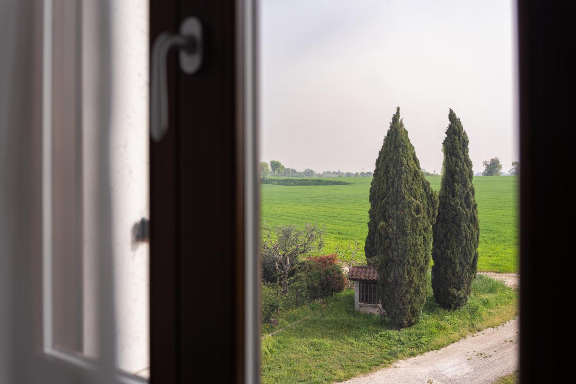 Antico Stemma Corte Meneghella Monzambano Buitenkant foto