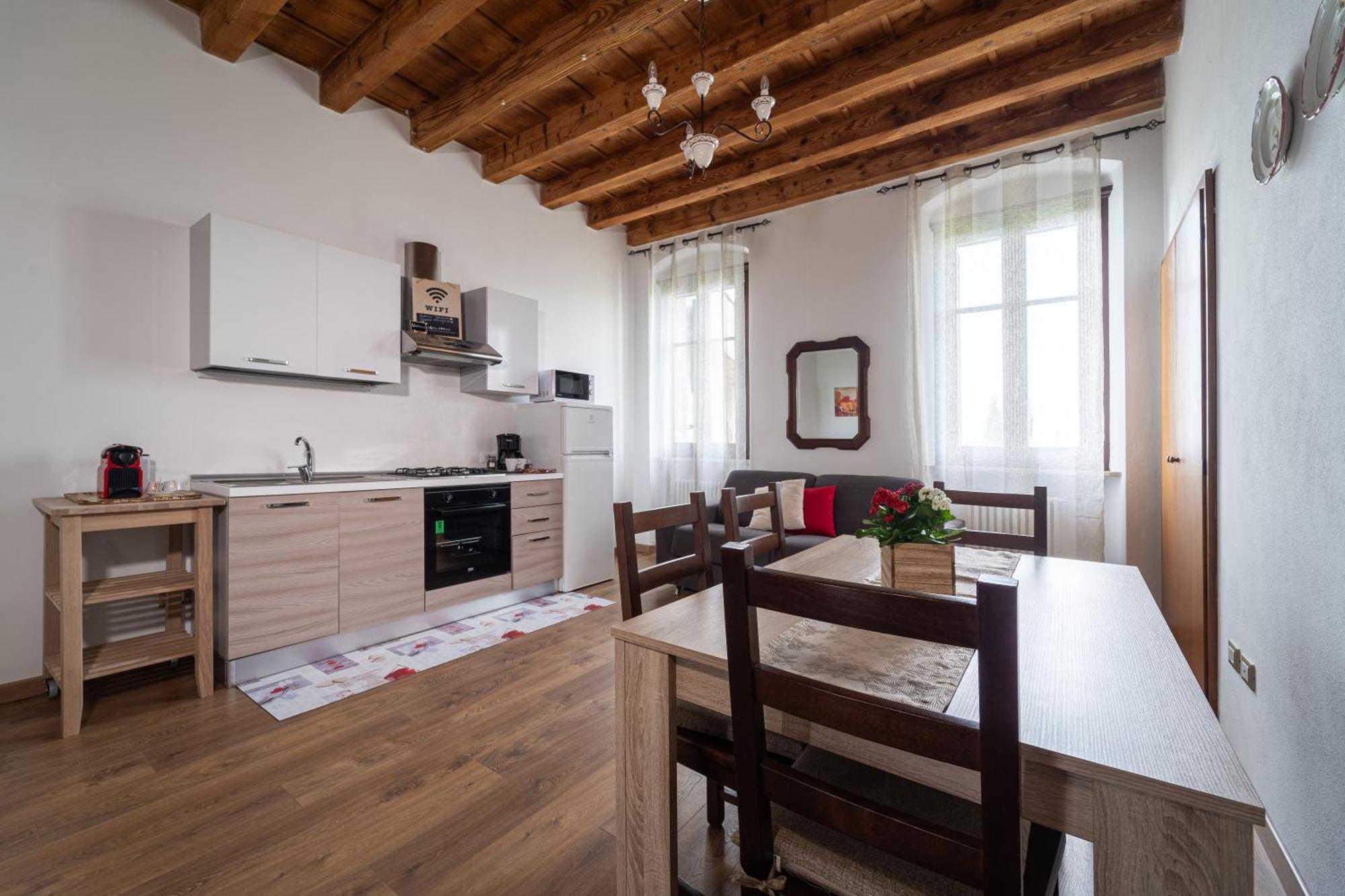 Antico Stemma Corte Meneghella Monzambano Buitenkant foto