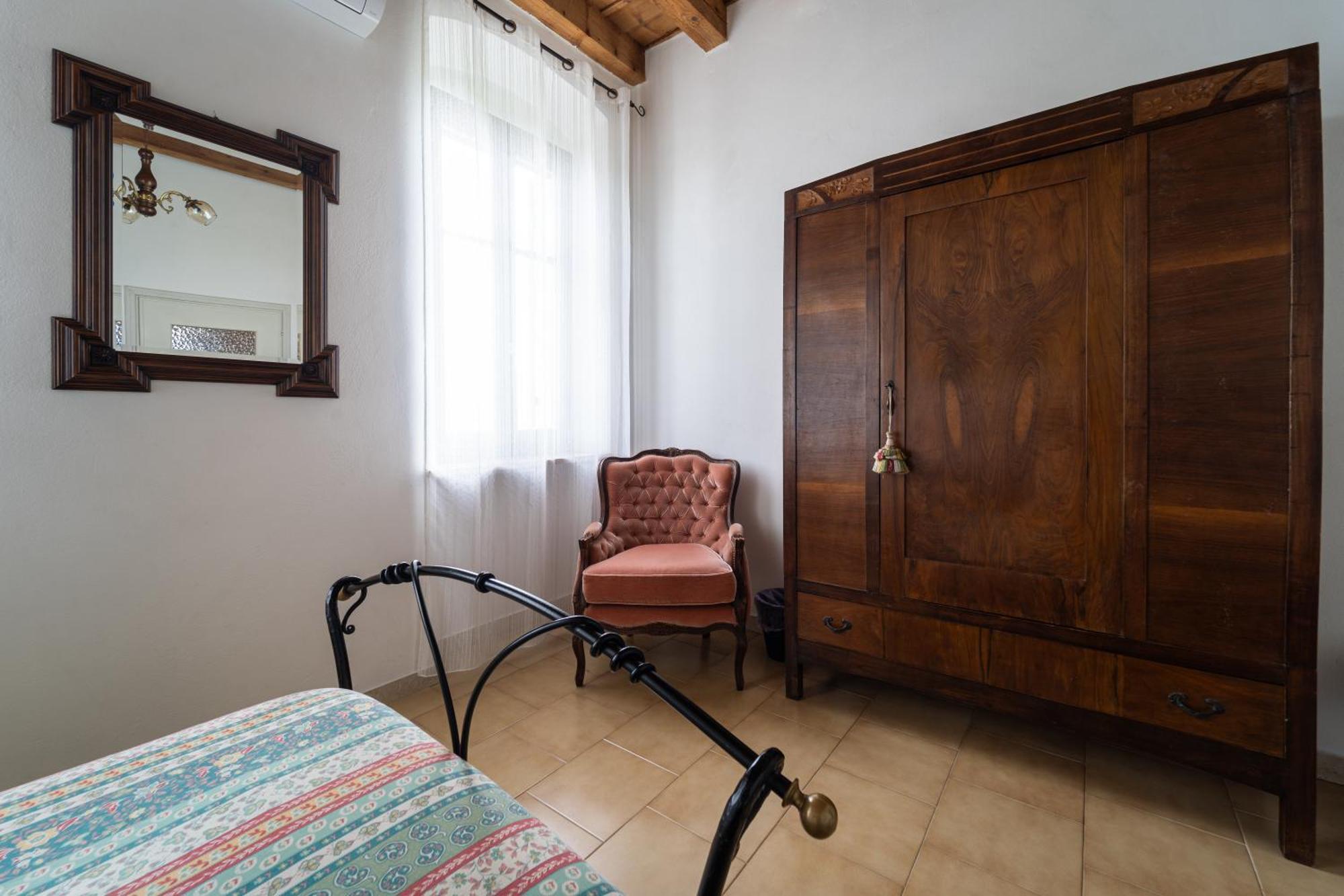 Antico Stemma Corte Meneghella Monzambano Buitenkant foto