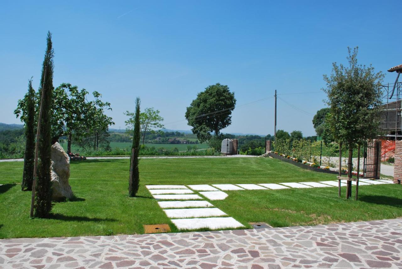Antico Stemma Corte Meneghella Monzambano Buitenkant foto
